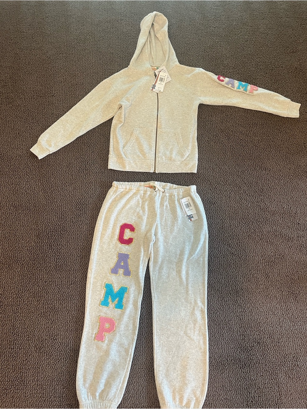 Vintage Havana Girls' Sweatsuit (jogger and
matching hoodie), Size XL (size
16)